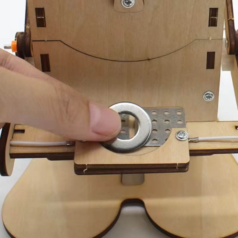نموذج روبوت يأكل العملات المعد - مراجعة Science Robotics وسعره